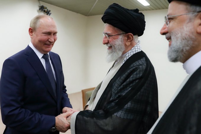 Russia Today: Hamaney ve Putin’in görüşmesi iki siyasi şahsiyetin buluşmasından ibaret değildi / İran’ın devlet modeli benzersiz bir icattır