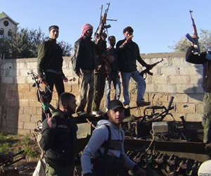 "Bölünme Hikaye: ÖSO ve Yüksek Askeri Konsey, El Kaide'yi Destekliyor"